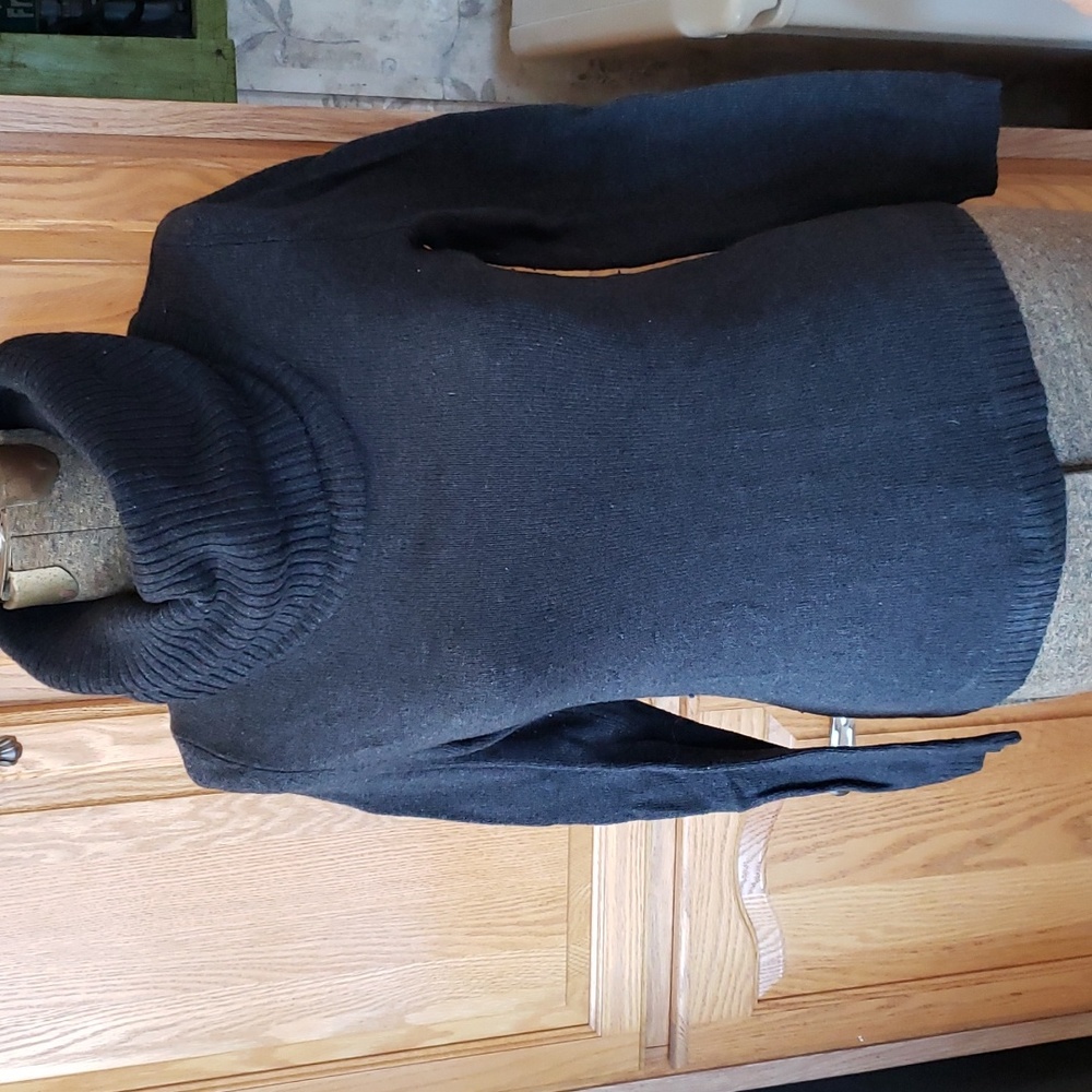 Gap Turtle Neck Sweather Great Condition - image 1